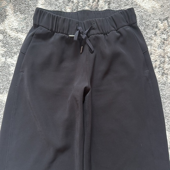 Lululemon On the Fly Wide-Leg 7/8 Pant *Woven - Picture 2 of 11